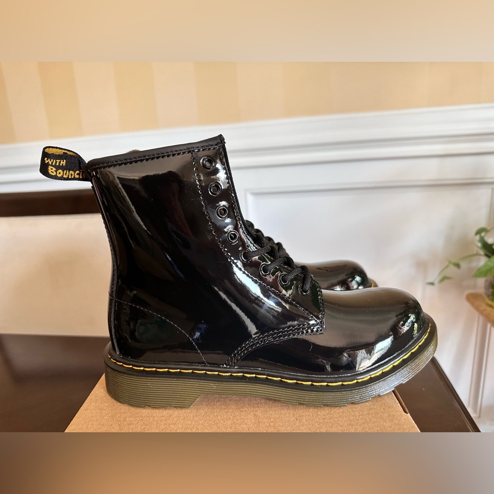 Dr. Martens 1460 PATENT LEATHER LACE UP BOOTS